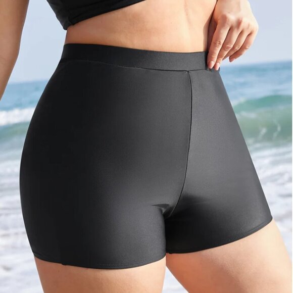 BloomChic Plus size Black Plain Elastic Waist Swim Shorts - Picture 1 of 3